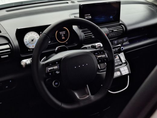 Hyundai Inster Evolve 49 kWh | Uit voorraad leverbaar | Parkeersensoren voor en achter | Verstelbare achterbank ... ActivLease financial lease