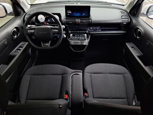 Hyundai Inster Evolve 49 kWh | Uit voorraad leverbaar | Parkeersensoren voor en achter | Verstelbare achterbank ... ActivLease financial lease