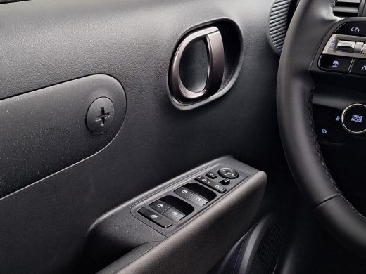 Hyundai Inster Evolve 49 kWh | Uit voorraad leverbaar | Parkeersensoren voor en achter | Verstelbare achterbank ... ActivLease financial lease