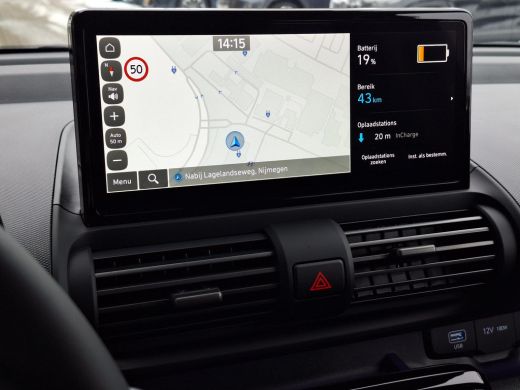 Hyundai Inster Evolve 49 kWh | Uit voorraad leverbaar | Parkeersensoren voor en achter | Verstelbare achterbank ... ActivLease financial lease