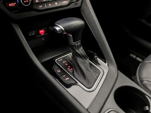Kia Niro 1.6 GDi Hybrid ExecutiveLine (SCHUIFDAK, APPLE CARPLAY, GROOT NAVI, JBL AUDIOSYSTEEM, STOELKOELIN... ActivLease financial lease