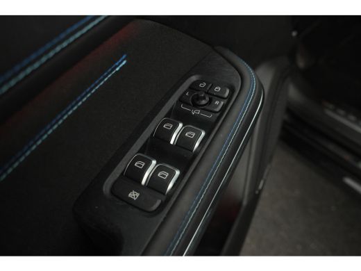 Lynk & Co 01 1.5 Zwarte hemel, Panorama dak, black pakket!! ActivLease financial lease