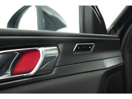 Lynk & Co 01 1.5 Zwarte hemel, Panorama dak, black pakket!! ActivLease financial lease