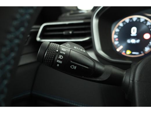 Lynk & Co 01 1.5 Zwarte hemel, Panorama dak, black pakket!! ActivLease financial lease