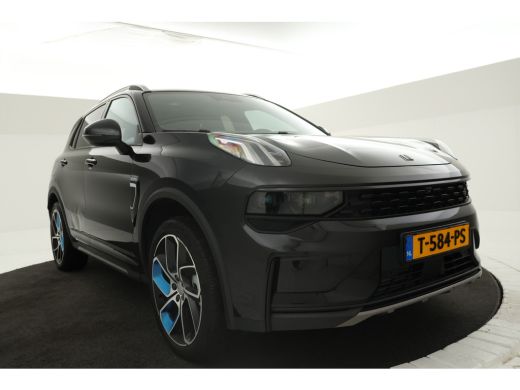 Lynk & Co 01 1.5 Zwarte hemel, Panorama dak, black pakket!! ActivLease financial lease