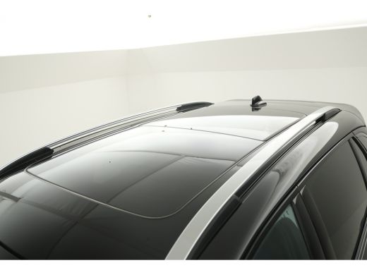 Lynk & Co 01 1.5 Zwarte hemel, Panorama dak, black pakket!! ActivLease financial lease