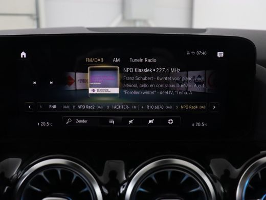 Mercedes-Benz B-Klasse 180 Business Solution Luxury | Panoramadak | Leder | Stoelverwarming | Trekhaak | Memory | Keyles... ActivLease financial lease