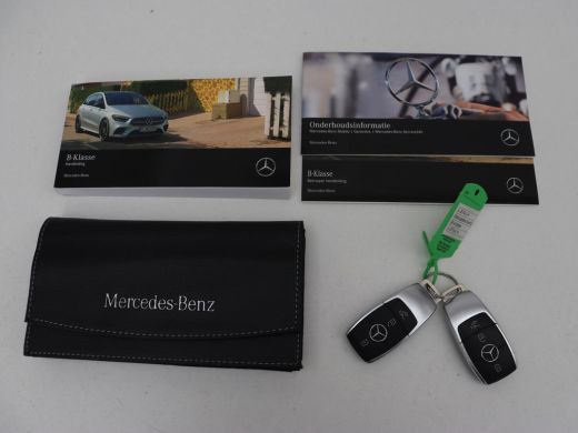 Mercedes-Benz B-Klasse 180 Business Solution Luxury | Panoramadak | Leder | Stoelverwarming | Trekhaak | Memory | Keyles... ActivLease financial lease