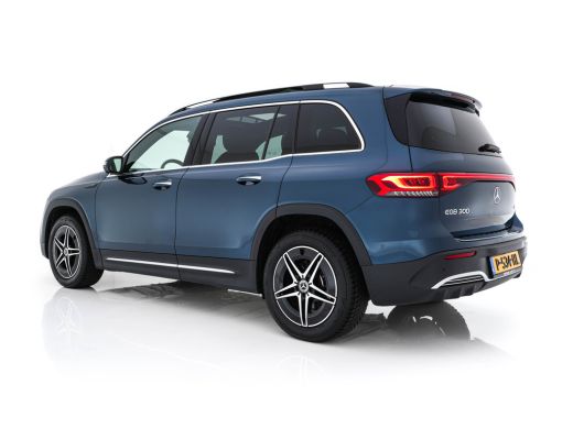 Mercedes-Benz EQB 300 4MATIC AMG-Line 67 kWh [ 3-Fase ] {SOH-97%} (INCL-BTW) *PANO | HEAD-UP | LEATHER-MICROFIBRE |... ActivLease financial lease