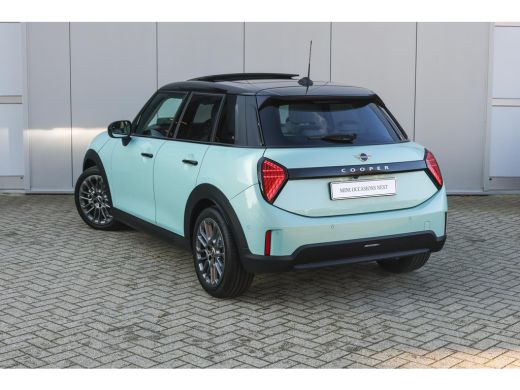 Mini 5-Deurs Cooper C / Classic / Pakket M / 17" U-Spoke grey ActivLease financial lease