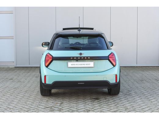 Mini 5-Deurs Cooper C / Classic / Pakket M / 17" U-Spoke grey ActivLease financial lease