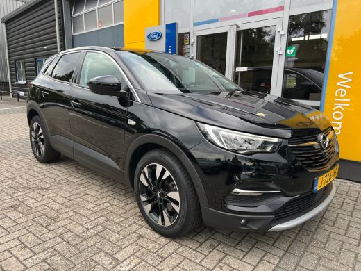 Opel Grandland X 1.2 130PK Turbo Innovation | KEYLESS ENTRY & START| CAMERA| NAVIGATIE| AGR-COMFORTSTOELEN| PARKEE... ActivLease financial lease