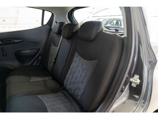 Opel KARL 1.0 ecoFLEX 120 Jaar Edition | Navigatie | Apple Carplay & Android Auto | USB | Bluetooth | Airco... ActivLease financial lease