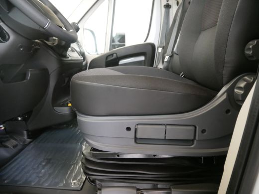 Opel Movano L2H2 3,3t 140pk | BPM VRIJ | Achteruitrijcamera | Laadruimtescheidingswand gesloten (zonder Raam)... ActivLease financial lease