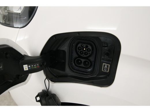 Opel Vivaro-e L2H1 Edition 50 kWh | SOH 97% | Snelladen | Airco | Cruise | 3-Zits | Carplay | Parkeersens. ActivLease financial lease