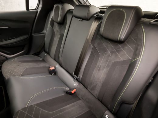 Peugeot 208 1.2 PureTech GT Sport (PANORAMADAK, APPLE CARPLAY, LEDER/ALCANTARA, SFEERVERLICHTING, 360 CAMERA,... ActivLease financial lease