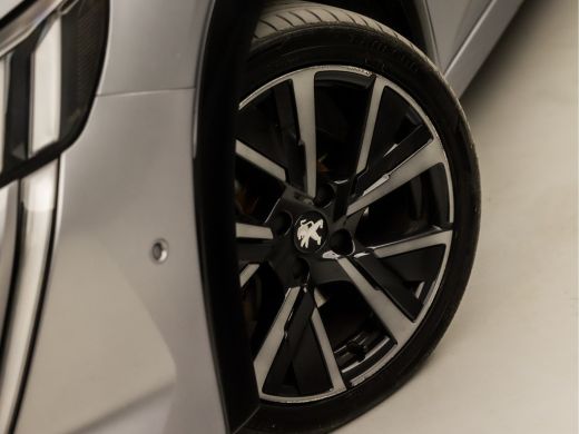 Peugeot 208 1.2 PureTech GT Sport (PANORAMADAK, APPLE CARPLAY, LEDER/ALCANTARA, SFEERVERLICHTING, 360 CAMERA,... ActivLease financial lease