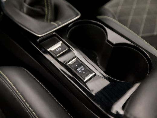 Peugeot 208 1.2 PureTech GT-Line Sport (PANORAMADAK, APPLE CARPLAY, LEDER/ALCANTARA, SFEERVERLICHTING, 360 CA... ActivLease financial lease