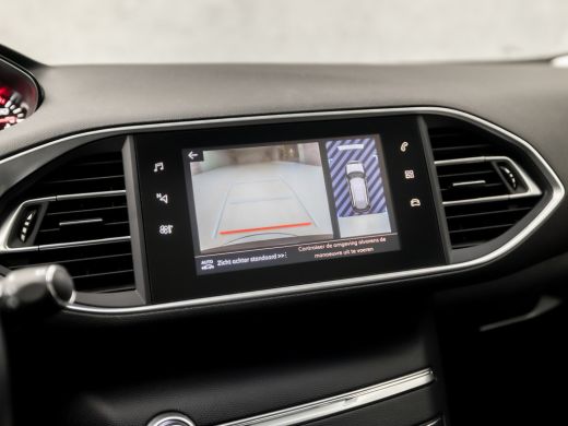 Peugeot 308 SW 1.2 PureTech Premium Sport (PANORAMADAK, APPLE CARPLAY, GROOT NAVI, KEYLESS, CAMERA, GETINT GL... ActivLease financial lease