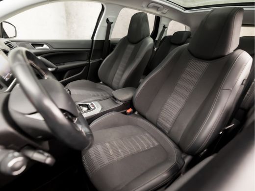 Peugeot 308 SW 1.2 PureTech Premium Sport (PANORAMADAK, APPLE CARPLAY, GROOT NAVI, KEYLESS, CAMERA, GETINT GL... ActivLease financial lease