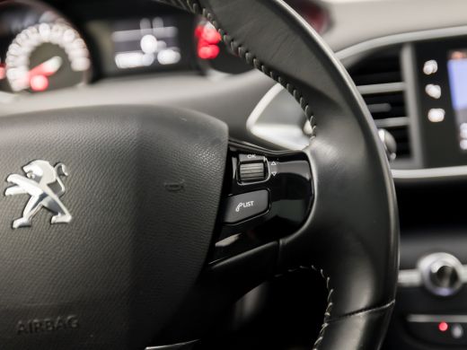 Peugeot 308 SW 1.2 PureTech Premium Sport (PANORAMADAK, APPLE CARPLAY, GROOT NAVI, KEYLESS, CAMERA, GETINT GL... ActivLease financial lease