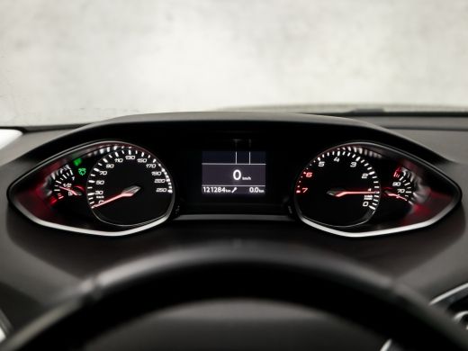 Peugeot 308 SW 1.2 PureTech Premium Sport (PANORAMADAK, APPLE CARPLAY, GROOT NAVI, KEYLESS, CAMERA, GETINT GL... ActivLease financial lease