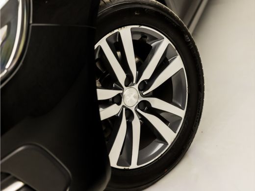 Peugeot 308 SW 1.2 PureTech Premium Sport (PANORAMADAK, APPLE CARPLAY, GROOT NAVI, KEYLESS, CAMERA, GETINT GL... ActivLease financial lease