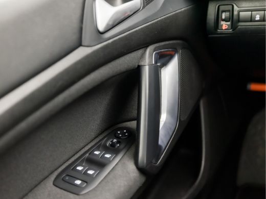 Peugeot 308 SW 1.2 PureTech Premium Sport (PANORAMADAK, APPLE CARPLAY, GROOT NAVI, KEYLESS, CAMERA, GETINT GL... ActivLease financial lease