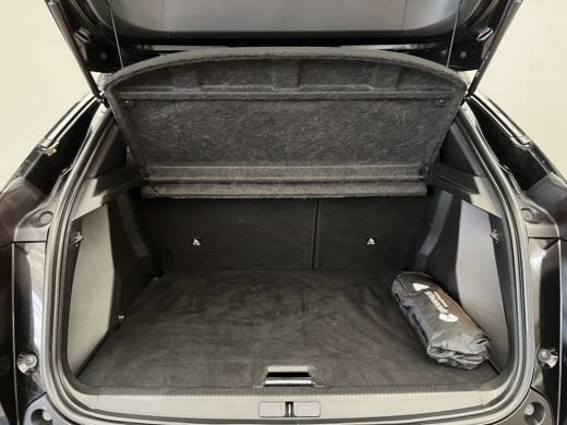 Peugeot e-2008 EV Allure Pack 50 kWh Digitaal Dashboard | LED | Leder/Stof | Climate | Camera | Carplay | 17" Li... ActivLease financial lease