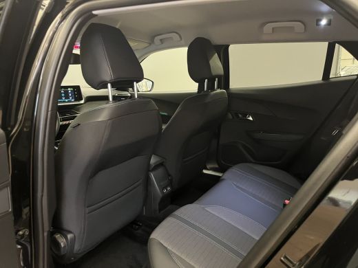 Peugeot e-2008 EV Allure Pack 50 kWh Digitaal Dashboard | LED | Leder/Stof | Climate | Camera | Carplay | 17" Li... ActivLease financial lease