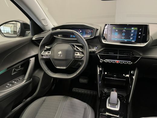 Peugeot e-2008 EV Allure Pack 50 kWh Digitaal Dashboard | LED | Leder/Stof | Climate | Camera | Carplay | 17" Li... ActivLease financial lease