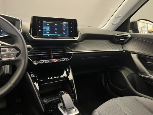 Peugeot e-2008 EV Allure Pack 50 kWh Digitaal Dashboard | LED | Leder/Stof | Climate | Camera | Carplay | 17" Li... ActivLease financial lease