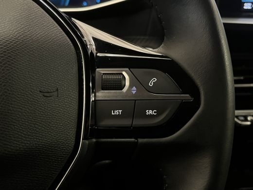 Peugeot e-2008 EV Allure Pack 50 kWh Digitaal Dashboard | LED | Leder/Stof | Climate | Camera | Carplay | 17" Li... ActivLease financial lease