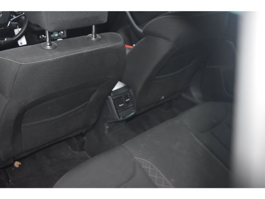 Skoda Kamiq 1.0 110PK TSI Ambition | Climate Control | PDC | Zwenkbare trekhaak | Sunset | PDC Achter ActivLease financial lease