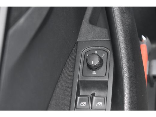 Skoda Kamiq 1.0 110PK TSI Ambition | Climate Control | PDC | Zwenkbare trekhaak | Sunset | PDC Achter ActivLease financial lease