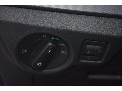 Skoda Kamiq 1.0 110PK TSI Ambition | Climate Control | PDC | Zwenkbare trekhaak | Sunset | PDC Achter ActivLease financial lease