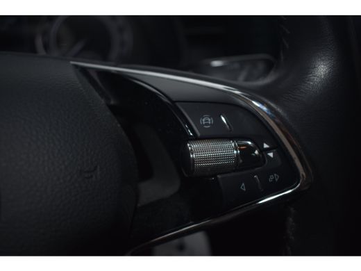 Skoda Kamiq 1.0 110PK TSI Ambition | Climate Control | PDC | Zwenkbare trekhaak | Sunset | PDC Achter ActivLease financial lease