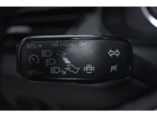 Skoda Kamiq 1.0 110PK TSI Ambition | Climate Control | PDC | Zwenkbare trekhaak | Sunset | PDC Achter ActivLease financial lease