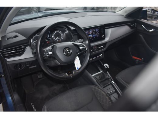 Skoda Kamiq 1.0 110PK TSI Ambition | Climate Control | PDC | Zwenkbare trekhaak | Sunset | PDC Achter ActivLease financial lease