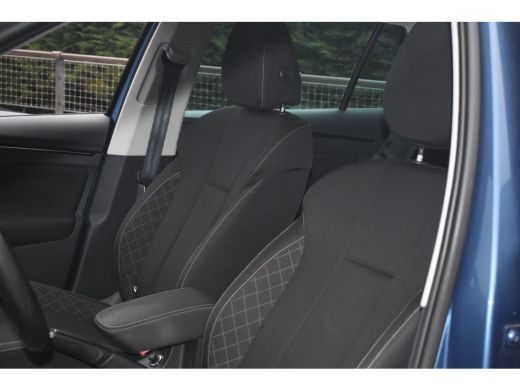 Skoda Kamiq 1.0 110PK TSI Ambition | Climate Control | PDC | Zwenkbare trekhaak | Sunset | PDC Achter ActivLease financial lease