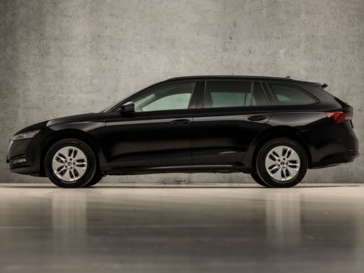 Skoda Octavia Combi 1.0 e-TSI Sportline Automaat (VIRTUAL COCKPIT, APPLE CARPLAY, GROOT NAVI, CAMERA, GETINT GL... ActivLease financial lease