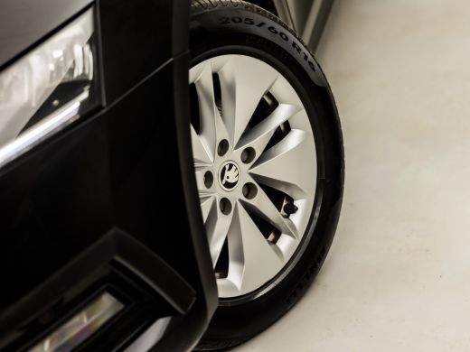 Skoda Octavia Combi 1.0 e-TSI Sportline Automaat (VIRTUAL COCKPIT, APPLE CARPLAY, GROOT NAVI, CAMERA, GETINT GL... ActivLease financial lease