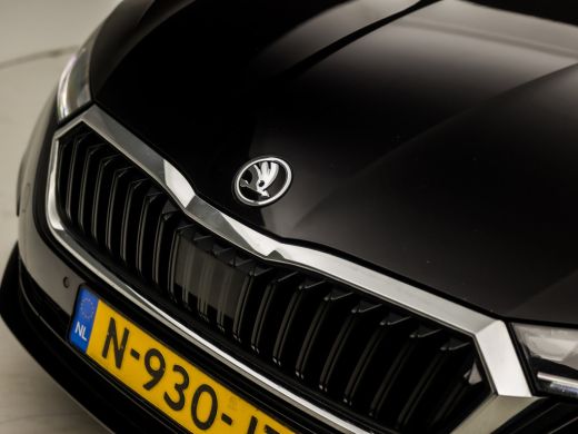 Skoda Octavia Combi 1.0 e-TSI Sportline Automaat (VIRTUAL COCKPIT, APPLE CARPLAY, GROOT NAVI, CAMERA, GETINT GL... ActivLease financial lease