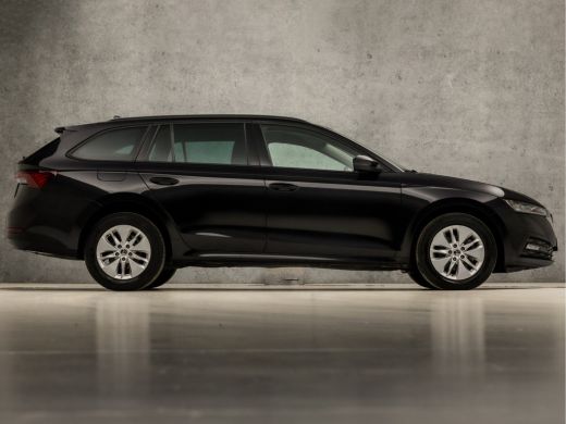 Skoda Octavia Combi 1.0 e-TSI Sportline Automaat (VIRTUAL COCKPIT, APPLE CARPLAY, GROOT NAVI, CAMERA, GETINT GL... ActivLease financial lease