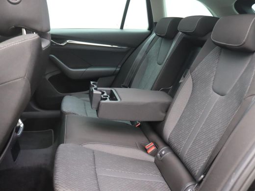 Skoda Octavia Combi 1.4 TSI iV PHEV Business Edition Plus 204PK DSG SOH 92%, Trekhaak, Head-Up Display, Memorys... ActivLease financial lease