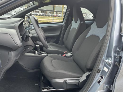 Toyota Aygo Hybrid 115 play | Uit voorraad leverbaar | &euro; 500 extra inruilwaarde | ActivLease financial lease