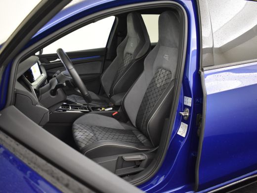 Volkswagen Golf Variant Variant 1.5 eTSI R-Line Business 150pk DSG/AUTO | Trekhaak | Head up display | Park assist | Came... ActivLease financial lease