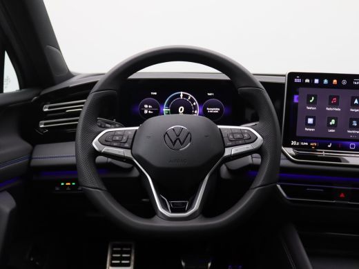 Volkswagen Tiguan 1.5 eHybrid R-Line Business 204PK DSG Pano-Schuifdak, Black Style, Trekhaak, 20" LM Velgen, Keyle... ActivLease financial lease