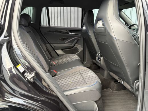 Volkswagen Tiguan 1.5 eTSI R-Line Edition | 360 Camera | 20'' | Black Style | Side Assist | Prijs Rijklaar!! ActivLease financial lease