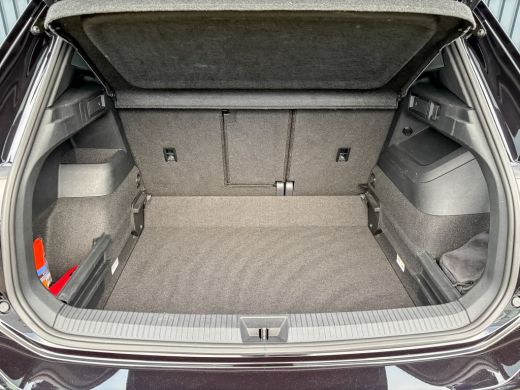 Volkswagen Tiguan 1.5 eTSI R-Line Edition | 360 Camera | 20'' | Black Style | Side Assist | Prijs Rijklaar!! ActivLease financial lease